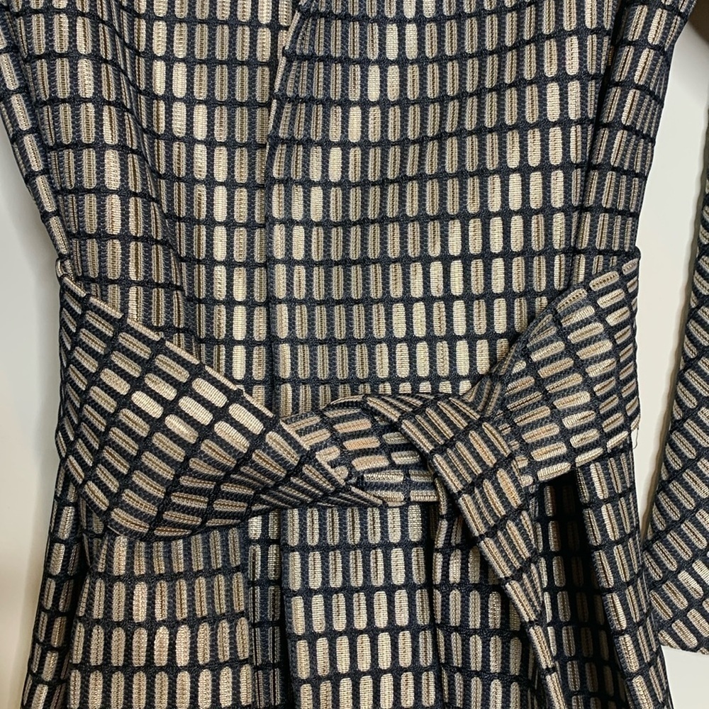 Josie Natori | NWT Tan Black Woven Metal Belted Kimono Style Jacket M MSRP $795 - Picture 4 of 17
